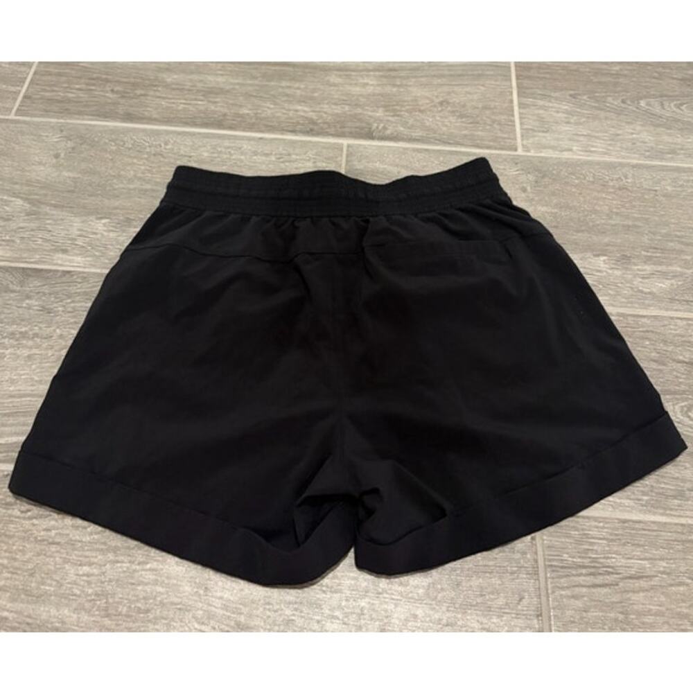 Womens Lululemon Spring Break Away Short *4-way Stretch 3" Size 6 - Picture 3 of 6